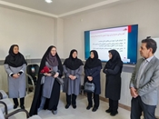 دکتر زینب حیدری معاون فنی حوزه معاونت بهداشت دانشگاه علوم پزشکی رفسنجان با حضور در مرکز مشاوره قبل از ازدواج ضمن تبریک به زوجین و آغاز سال نو با اهدای گل به زوجهای جوان از آنان تقدیر نمود.