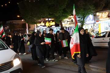 اجتماع بزرگ خانواده دانشگاه علوم پزشکی رفسنجان  در میدان سپهبد شهید حاج قاسم سلیمانی/22 فروردین1405