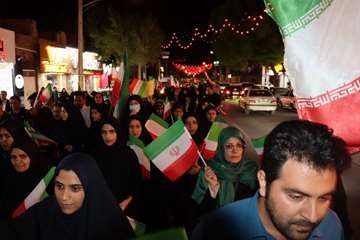 اجتماع بزرگ خانواده دانشگاه علوم پزشکی رفسنجان  در میدان سپهبد شهید حاج قاسم سلیمانی/22 فروردین1405