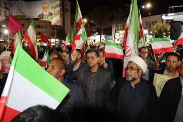 اجتماع بزرگ خانواده دانشگاه علوم پزشکی رفسنجان  در میدان سپهبد شهید حاج قاسم سلیمانی/22 فروردین1405
