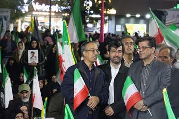 اجتماع بزرگ خانواده دانشگاه علوم پزشکی رفسنجان  در میدان سپهبد شهید حاج قاسم سلیمانی/22 فروردین1405