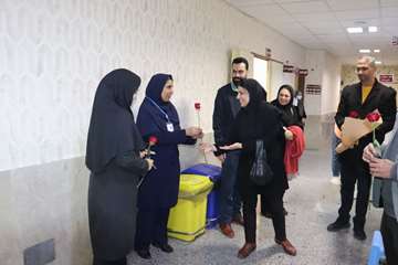 حضور دکتر مریم میرمطلبی معاون بهداشتی دانشگاه علوم پزشکی رفسنجان  در بیمارستان علی ابن ابی طالب(ع) و عیادت از بیماران سرطانی 