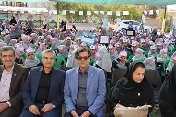 طرح وارنیش فلورایدتراپی دانش‌آموزان مقطع ابتدایی در رفسنجان افتتاح شد\3 آبان 1405