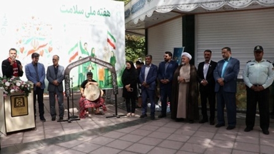 زنگ سلامت با حضور دکتر محمدرضا دهقانی، رئیس دانشگاه علوم پزشکی، در پارک لاله نواخته شد 
